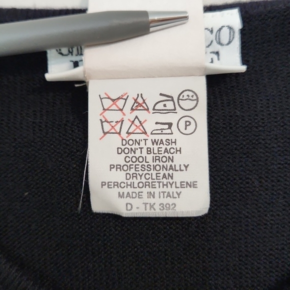 Vintage Gianfranco Ferré Black Merino Wool Blend Sweater, Size 8 ~ EUC - Picture 11 of 11